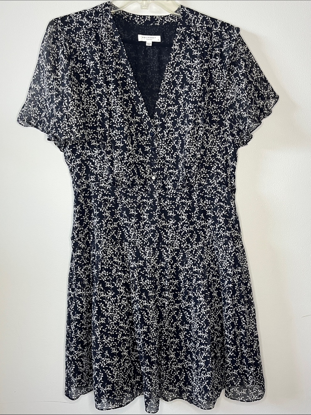 Equipment Femme silk navy blue white ditsy floral print vneck mini dress flutter